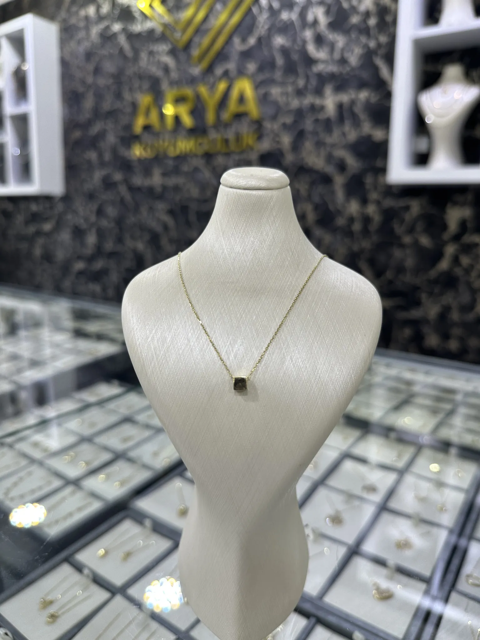 14 KOLYE